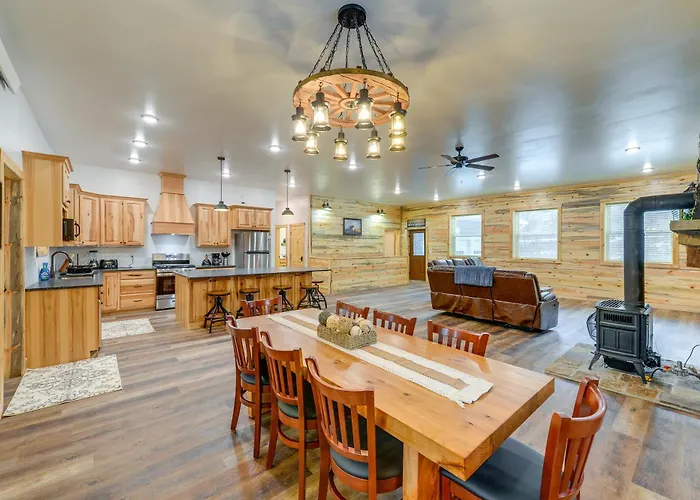 Mountain Retreat By The River: Star Valley Getaway